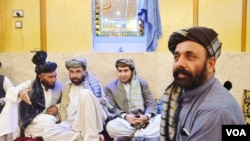 له ښي اړخه: نعیم ازاد، بارکوال میاخېل، دروېش درانی او قاري جمال الدین مسافر