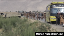 د بلوڅانو د حقونو لپاره مبارزه کوونکې ماه رنګ بلوڅ شمېره نه ده ويلې، خو وايي "په روغتونونو کې جسدونو کتو ته نه پرېښودل کيږي، او که دوی ته کوم ډول تاوان ورسېدو، زمه وار به یې د پاکستان رياست وي".