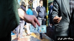 نرخ بی‌سابقه دلار در بازار ایران