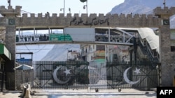 په پوله موجود يو پاکستاني چارواکي د نوم نه ښکاره کولو په شرط وي او اې ډیوه ته وويل، پوله د دواړو خواو څخه په بشپړ ډول تړلې پرته ده، هيڅ ډول تګ راتګ پرې نشته