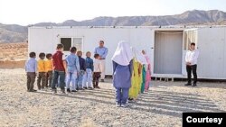 آرشیو- کمبود فضای آموزشی در ایران، مدرسه کانکسی در خراسان