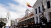 El palacio de gobierno durante una ceremonia de cambio de guardia militar en Quito, Ecuador, el 22 de mayo de 2017. 