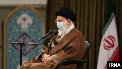  علی خامنه‌ای، رهبر جمهوری اسلامی