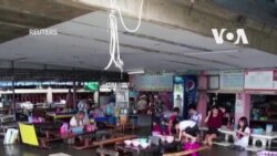 ရေထဲထိုင်စားရတဲ့ ခေါက်ဆွဲဆိုင်
