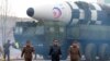 북한은 24일 김정은 국무위원장의 명령에 따라 신형 대륙간탄도미사일(ICBM) 화성 17형을 시험 발사했다며 사진을 공개했다.