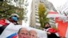 Акция протеста белорусской диаспоры памяти убитого режимом в Минске Романа Бондаренко. Архивное фото у здания посольства Беларуси в Киеве. 13 ноября 2020