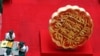 厦门一家购物中心的巨型月饼（2006年）