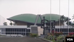 Dugaan kasus suap oleh Miranda Goeltom tahun 2004 melibatkan beberapa politisi di Senayan.
