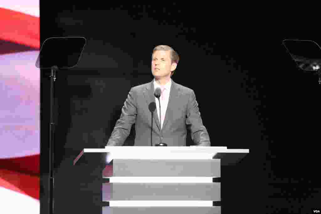 Donald Trump's son Eric delivers a speech at the Republican National Convention in Cleveland, Ohio, July 20, 2016. (Photo: A. Shaker / VOA)