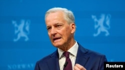 Прем’єр-міністр Норвегії Йонас Гар Стьоре оголошує, що Норвегія визнає Палестину як незалежну державу з 28 травня під час пресконференції в Осло, 22 травня 2024 року. (Фото: Ерік Флааріс Йогансен через REUTERS)