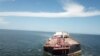 El buque petrolero Nabarima se observa visiblemente inclinado a estribor en esta foto del 16 de octubre de 2020. [Foto: Reuters]