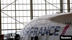 Vue sur un avion d'Air France à l'aéroport Charles de Gaulle, le 31 mai 2016.
