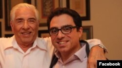 سیامک (راست) و باقر نمازی از سال ۱۳۹۴ در ایران زندانی هستند. 