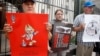 Протест перед російським посольством у Києві на підтримку ув’язненого в Росії Олега Сенцова та інших українців, 13 червня 2018 р.