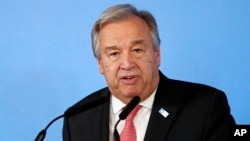Le secrétaire-général de l'ONU donne une conférence de presse à Londres, le 11 mai 2017.