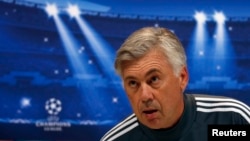 L'entraîneur de Munich Carlo Ancelotti, qui assuma les mêmes fonctions au Real Madrid