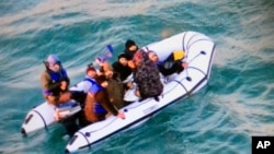 Otorita maritim Perancis mengatakan, 47 migran -- termasuk 14 anak, diselamatkan selama dua hari terakhir, saat melintasi Selat Inggris. (Foto: ilustrasi).
