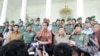 Presiden Jokowi dan Wapres Jusuf Kalla usai bertemu dengan jajaran petinggi TNI di Istana Bogor, Jumat (28/11) (VOA/Andylala)