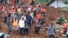 Presiden Jokowi meninjau lokasi bencana longsor di Banjarnegara, Jawa Tengah, 14 Desember 2014 (Foto: Dokumentasi Sekretariat Kabinet)