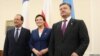 Президент України Петро Порошенко в товаристві прем'єр-міністра Польщі Еви Копач та президента Франції Франсуа Олланда (фото з офіційного сайту польського Сейму, автор: Krzysztof Bialoskorski)
Президент України Петро Порошенко в товаристві прем'єр-міністра Польщі Еви Копач та президента Франції Франсуа Олланда (фото з офіційного сайту польського Сейму, автор: Krzysztof Bialoskorski)