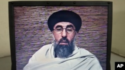 آقای حکمتیار از طالبان هم خواسته است تا دست کم روند صلح را به آزمایش بگیرند