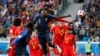 Samuel Umtiti akifunga goli la kichwa katika mechi dhidi ya Ubelgiji. (Foto: AP/Natacha Pisarenko)