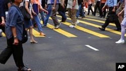 Health risks associated with 21st century city living include overcrowding, poor air quality, indoor air pollution, respiratory problems and high population density.