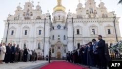 Президент України Володимир Зеленській під час церемонії відзначення Дня української державності, 15 липня 2024 року. Фото Офісу президента України через АР 