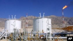 استخراج نفت در ایران