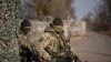 Украинские войска на линии соприкосновения в Донбассе. Архивное фото. 