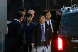 지난해 10월 미국과 비핵화 실무협상을 벌일 북한 대표단이 스웨덴 스톡홀름 알란다 공항에 도착했다.