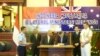 Menteri Pertahanan Purnomo Yusgiantoro menandatangani perjanjian kerja sama dengan Menteri Pertahanan Australia Stephen Francis Smith. (VOA/Andylala Waluyo)