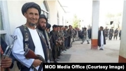 Para kombatan Taliban mengikuti proses perdamaian di Afghanistan.