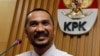 Ketua KPK Abraham Samad mengumumkan mantan Ketua Badan Pemeriksa Keuangan Hadi Purnomo sebagai tersangka kasus pajak (foto: dok). 