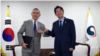 해리 해리스 주한미국대사가 18일 정부서울청사에서 이인영 한국 통일부장관과 만났다. 사진=해리스 대사 트위터.