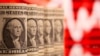 El dólar marcó ganancias desde un mínimo de cerca de tres semanas frente a otras monedas destacadas el 13 de abril de 2021.