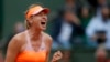Sharapova et Radwanska qualifiées pour les demi-finales