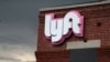 Un anuncio de la compañía de viajes Lyft se puede observar en un edificio en Los Ángeles, Estados Unidos. [Foto de archivo]