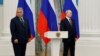 Прем'єр-міністр Угорщини Віктор Орбан і президент Росії Володимир Путін на пресконференції після зустрічі в Москві, 5 липня 2024 р. (Фото: REUTERS/Євгенія Новоженіна)