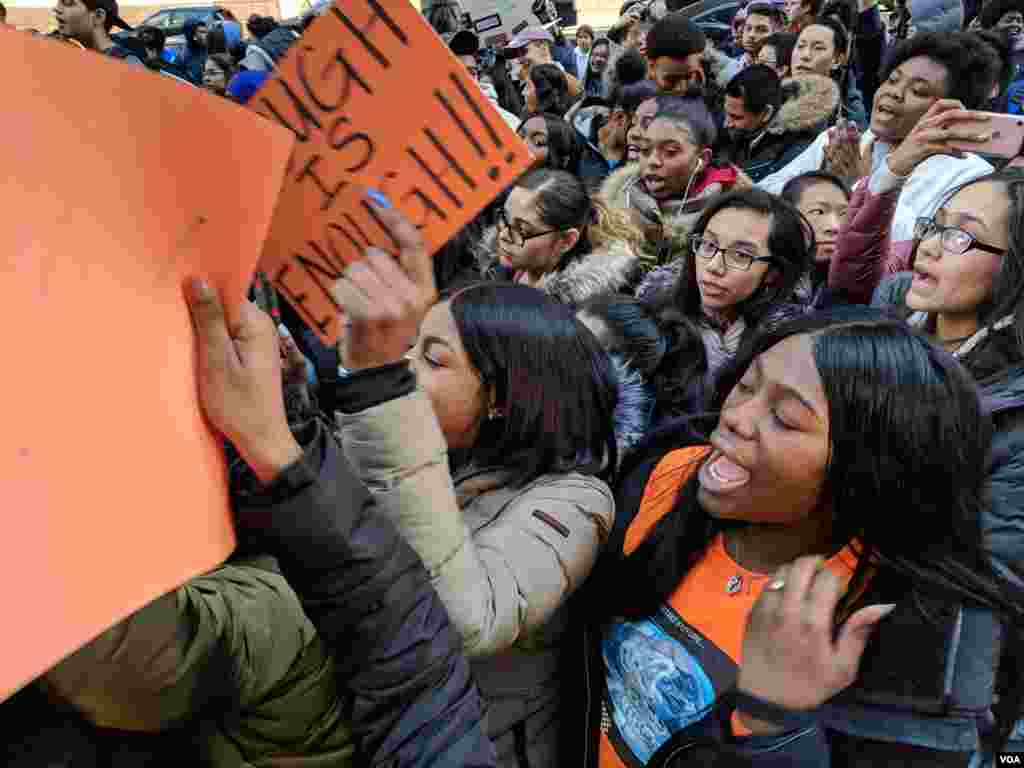 Student walkout in New York City, March 14, 2017. (Photo: R. Taylor / VOA)