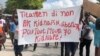 Manifestan nan Titanyen nan komin Kabare pran lari pou mande liberasyon misyone Ameriken gang 400 Mawozo kidnape Samdi pase a. (Foto: Matiado Vilme)