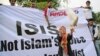 Demonstrasi anti ISIS di Jakarta (5/9). (AP/Tatan Syuflana)