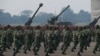 Pameran kekuatan pasukan TNI AD dalam Peringatan HUT TNI ke 67 di Bandara Halim Perdanakusuma Jakarta, 5 Oktober 2012 (foto: VOA/Andylala). 