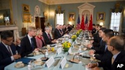  Rex Tillerson rencontre le chef de la diplomatie chinoise Yang Jiechi et le chef d'état-major de l'APL Fang Fenghui, Département d'Etat, Washington, le 21 juin 2017. (AP Photo/Cliff Owen)