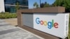 El logo de Google se puede observar a las afueras de una oficina cerca de la sede de la compañía en Mountain View, California, EE. UU., en mayo de 2019.