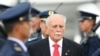José Vicente Rangel recibe honores militares luego de su llegada para asistir a la toma de posesión del presidente de Colombia en el aeropuerto militar de Bogotá. Agosto 7, 2006