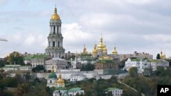 Вид на Печерську лавру 