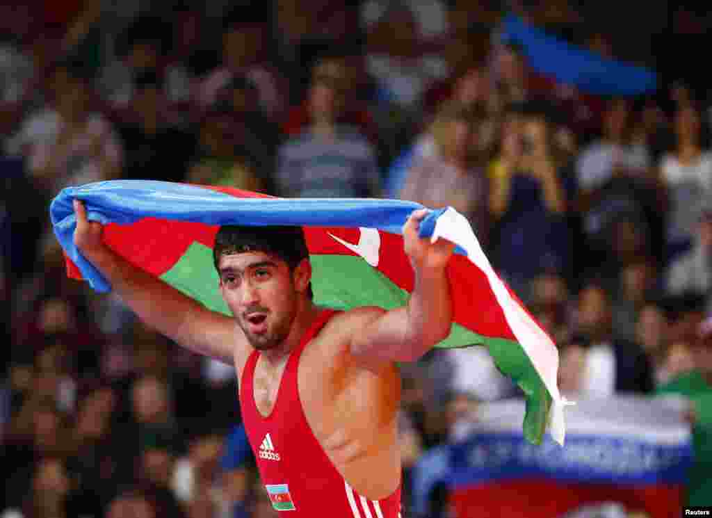 Son günlərin qəhrəmanı TOĞRUL ƏSGƏROV - 60 kq kişi güləşçilər arasında rəqib tanımayan azərbaycanlı güləşçi Olimpiadanın sonuna bir gün qalmış ölkəsinə ilk qızıl medalı qazandırır.